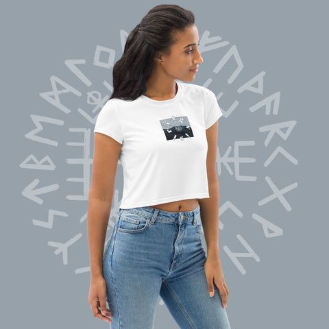 'vegvísir' | classy crop top